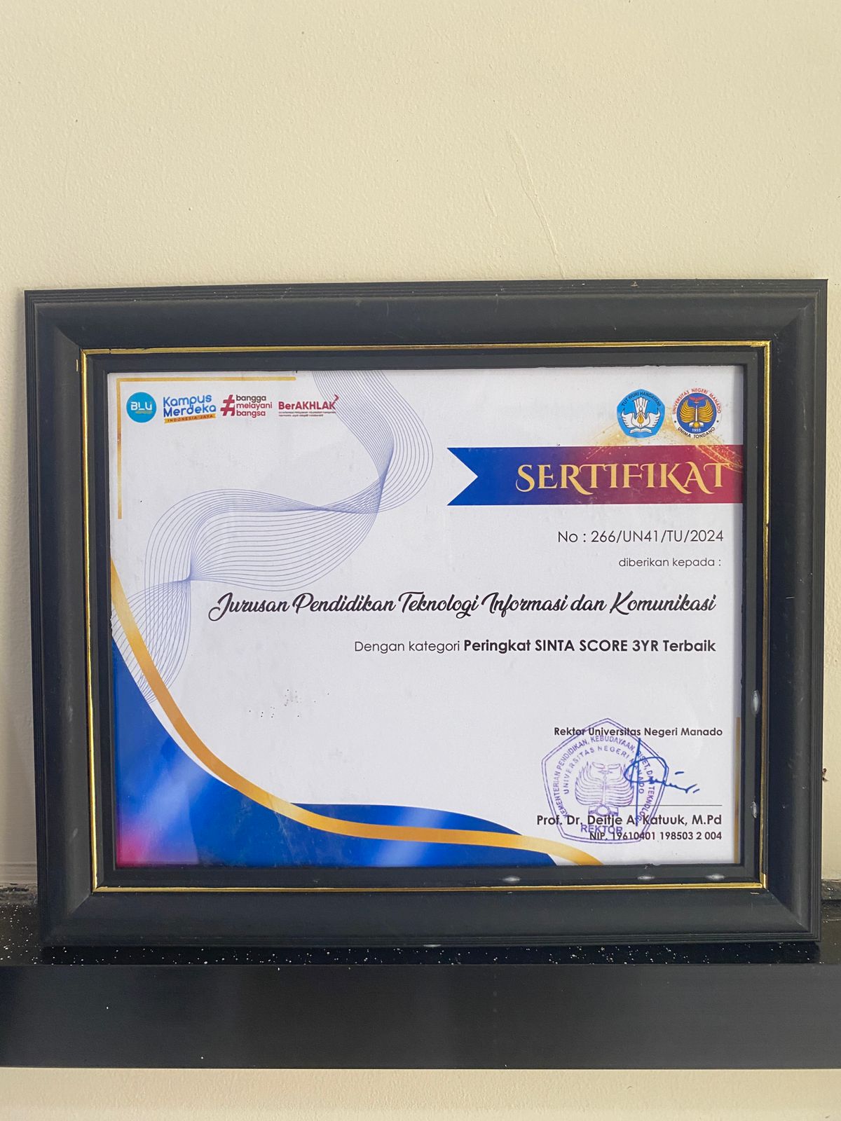 Sertifikat SINTA SCORE 3YR Terbaik