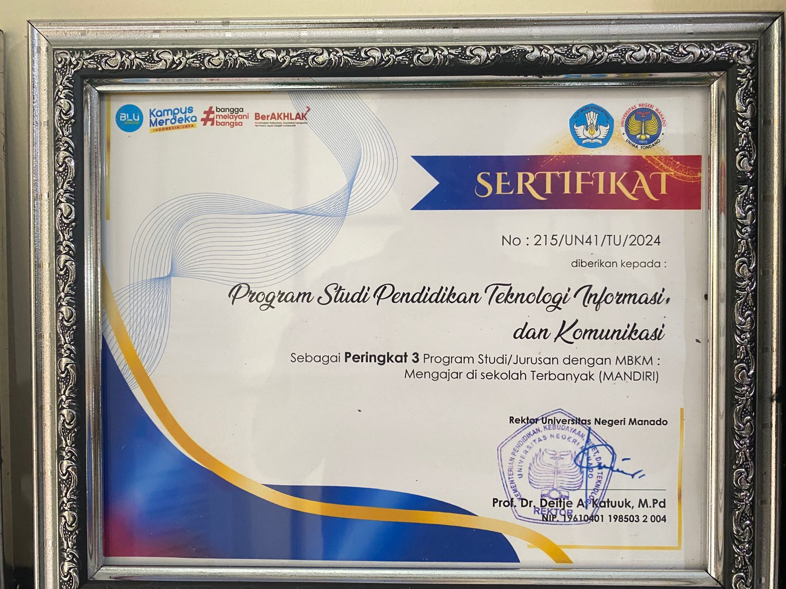 Sertifikat Peringkat 3 Jurusan Mengajar di sekolah Terbanyak