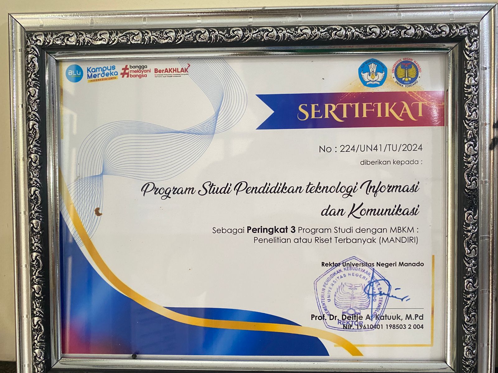 Peringkat 3 Penelitian atau Riset Terbanyak (MANDIRI)